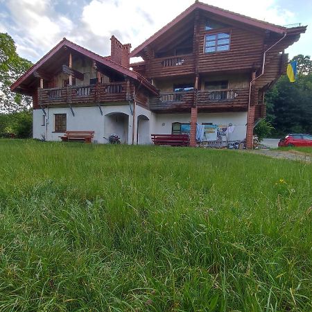 Lev Hotell Tukhlya Exteriör bild