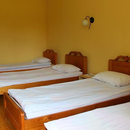 Lev Hotell Tukhlya Exteriör bild