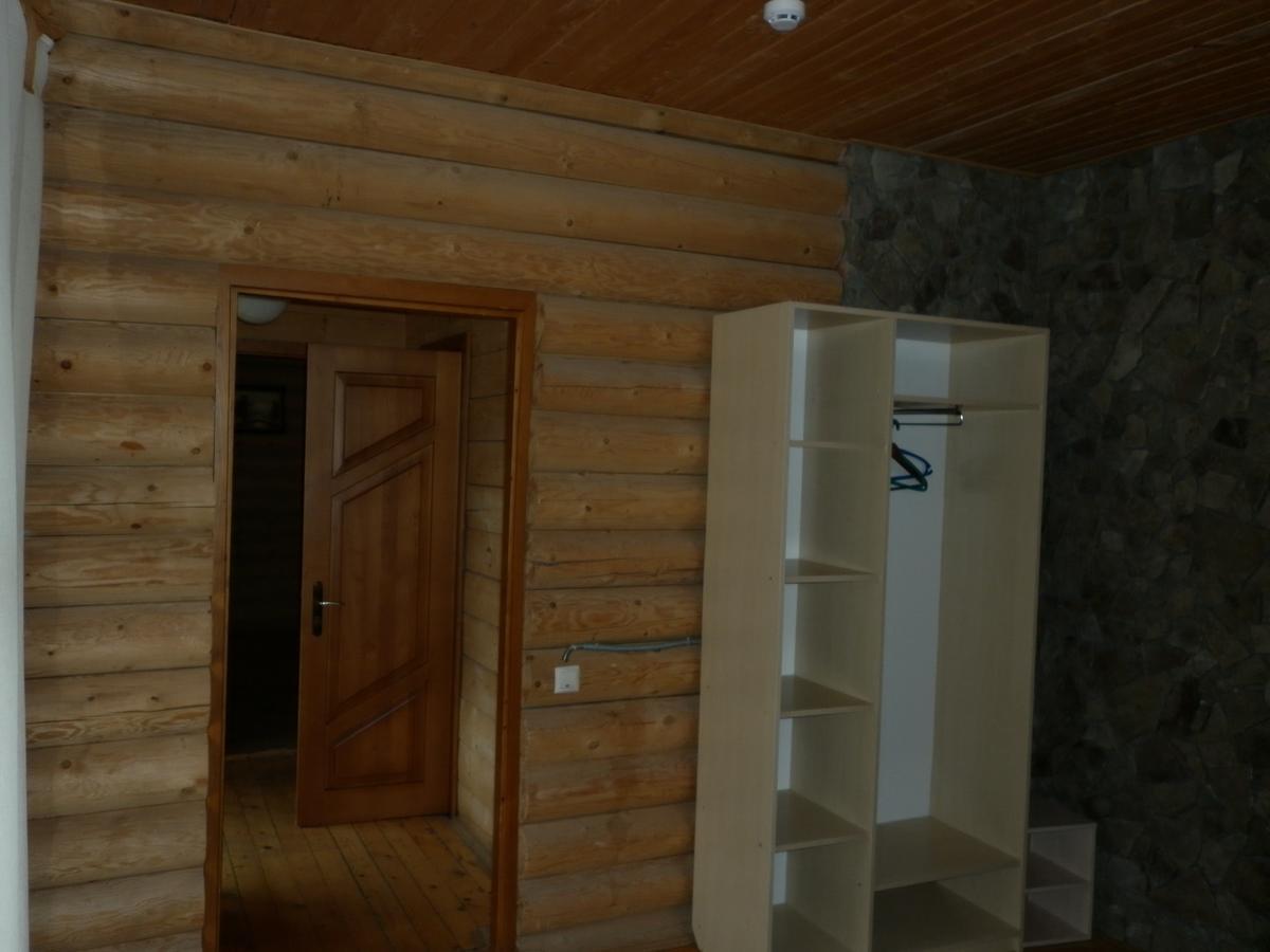 Lev Hotell Tukhlya Exteriör bild