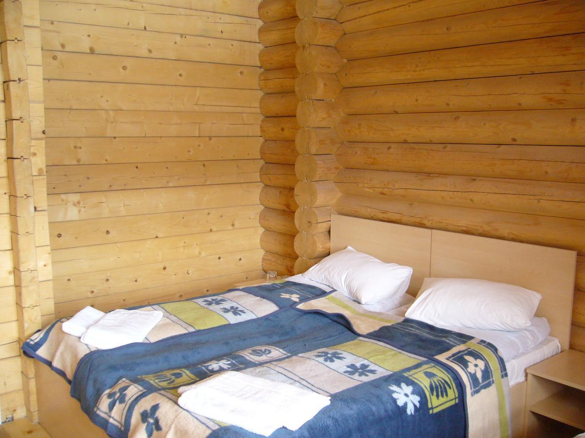 Lev Hotell Tukhlya Exteriör bild